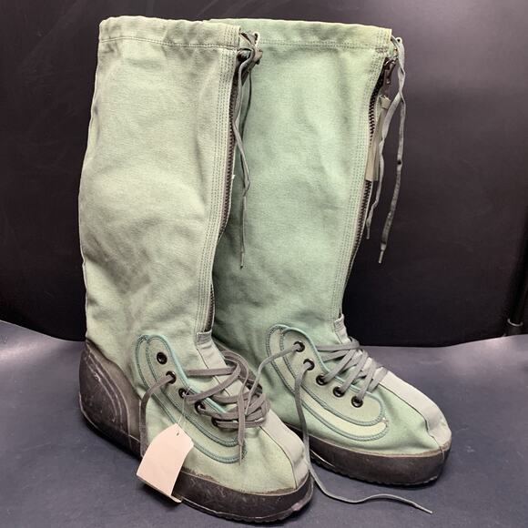 Wellco N-1B Extreme Cold Weather Boots Mukluks Large With Wool Liners Surplus - Picture 1 of 8